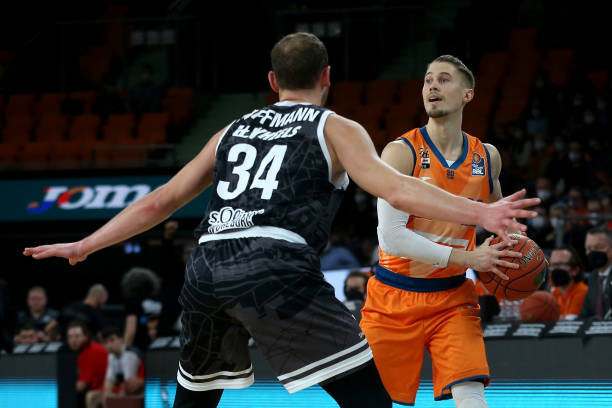 根据比赛需 根据比赛需