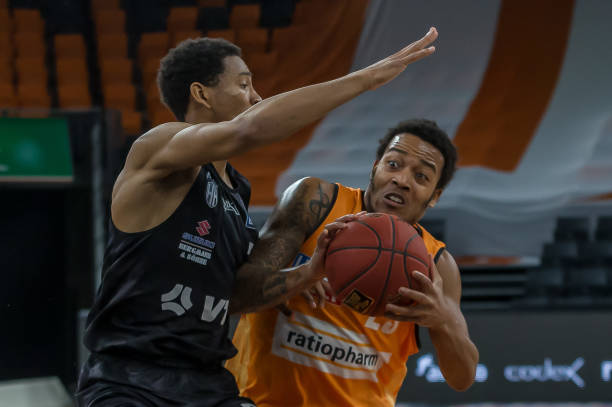 球员之间的 球员之间的